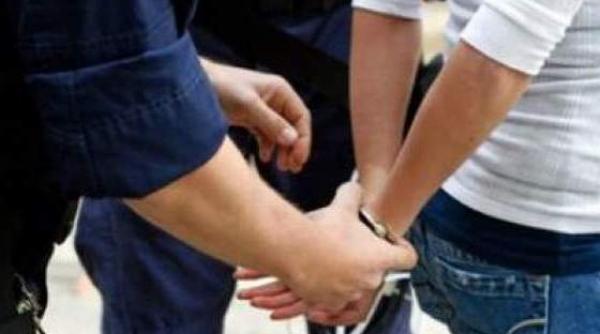 prahova fost ofiter sri prins in flagrant cu mita pentru a interveni pe langa primarul ploiestiului