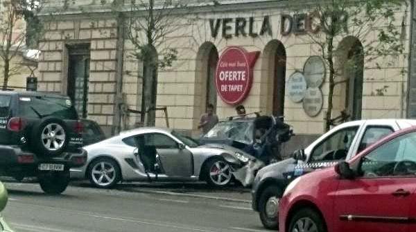 un barbat la volanul unui porche a facut prapad in centrul clujului