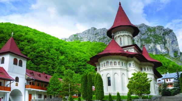 unic in romania rimetea satul unde soarele rasare de doua ori