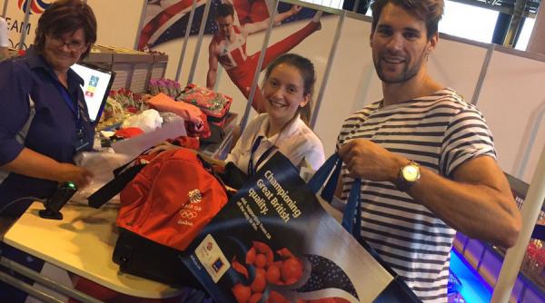 rio 2016 canotorul britanic graeme thomas paraseste rio dupa ce a contactat un virus