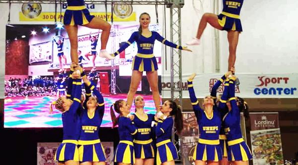 silvia stroescu a trecut de la gimnastica la cheerleading