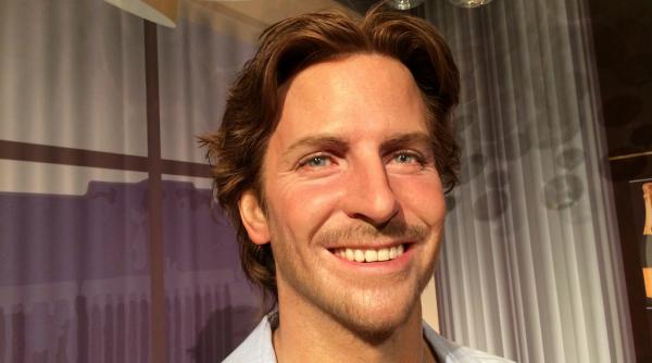 bradley cooper si hbo vor produce un mini serial despre isis