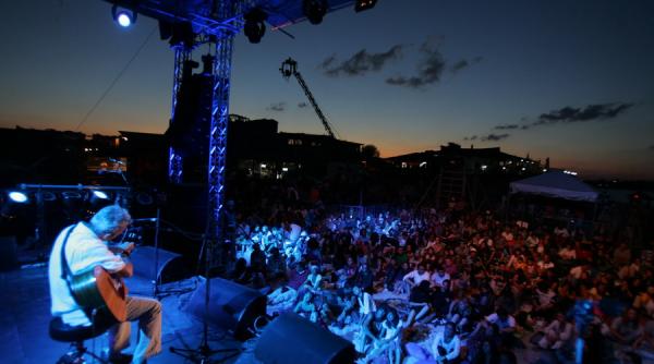 ires 83 dintre romanii din mediul urban spun ca participa la activitati culturale