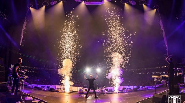 untold 2016 dannic vrea o colaborare cu inna hardwell show imbracat in tricoul nationalei de fotbal