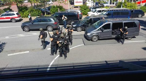 germania politia l a imobilizat pe barbatul cu probleme psihice care s a baricadat intr un restaurant