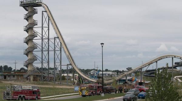 copilul unui politician american a murit pe un tobogan cu apa