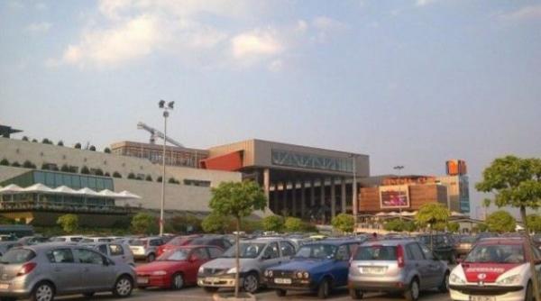 panica la iulius mall din timisoara sute de clienti au fost evacuati