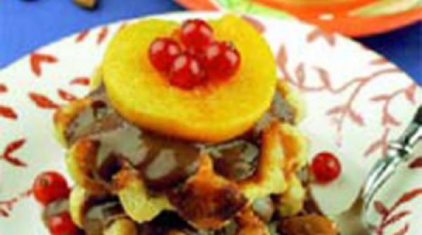 prajitura cu fructe de vara prajitura cu piersici si coacaze