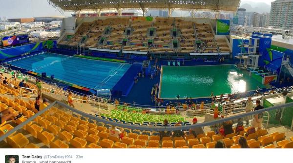 rio 2016 apa din piscinele olimpice s a inverzit si nimeni nu stie de ce