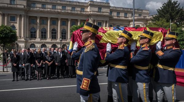 mai 1 400 de forte de ordine au asigurat protectia pentru aproximativ 17 000 persoane la funeraliile reginei ana