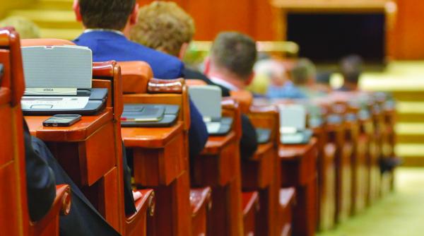 83 de milioane de euro pentru deputati