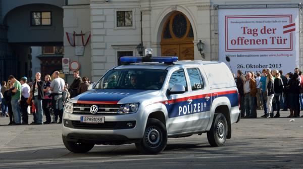 austria noua migranti irakieni au fost arestati dupa un viol colectiv