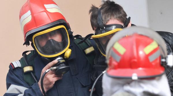 giurgiu o femeie cazuta intr o groapa de gunoi salvata de echipajele pentru situatii de urgenta