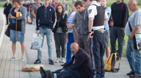 trei raniti intr un atac cu cutitul intr un tren din vestul austriei