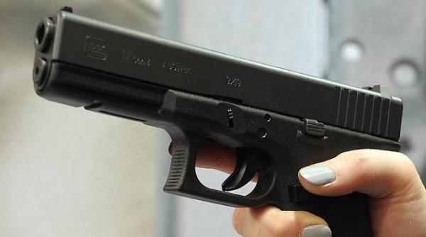 un barbat suspectat ca i a vandut o arma ucigasului de la mall ul din munchen a fost retinut de politie