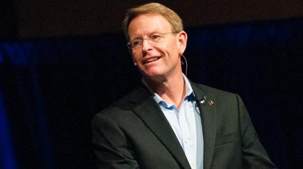 pastor american care crede ca dezastrele naturale sunt pedeapsa lui d zeu nevoit sa fuga din calea apelor