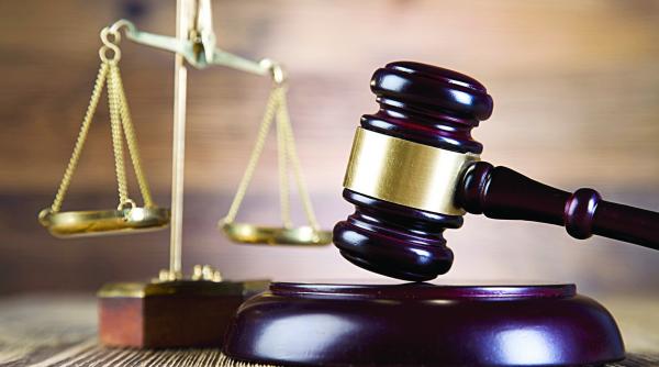 podiumul avocatilor in gatul csm