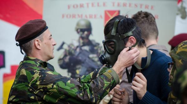 tinerii invitati de mapn sa faca armata de bunavoie