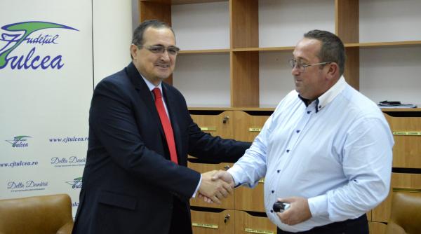 director de la agricultura intretinut cu zeci de mii de euro de nepotul politist