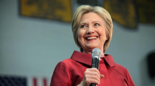 hillary clinton somata sa raspunda in scris cu privire la dosarul email urilor
