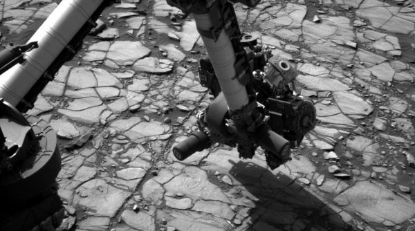 nasa imaginea saptamanii curiosity selfie de la locul de munca