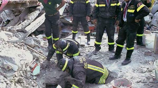 nou bilant al cutremurului din italia cel putin 120 de morti potrivit premierului matteo renzi