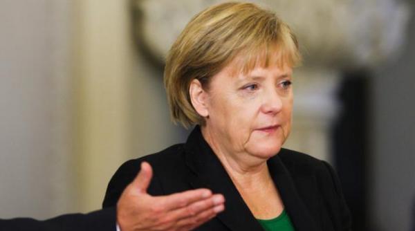 cehia un barbat a incercat sa impiedice trecerea convoiului in care se afla cancelarul german angela merkel