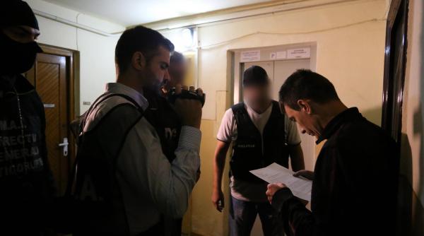 politisti de frontiera protectorii unei retele de trafic cu migranti ridicati intr o operatiune diicot