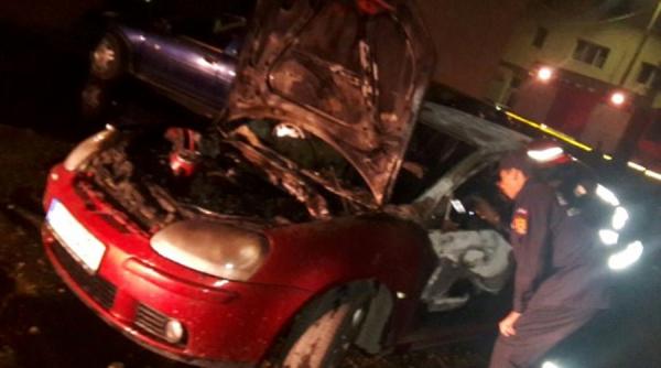 vrancea o masina parcata pe o strada din focsani a explodat incendiul ar fi fost provocat
