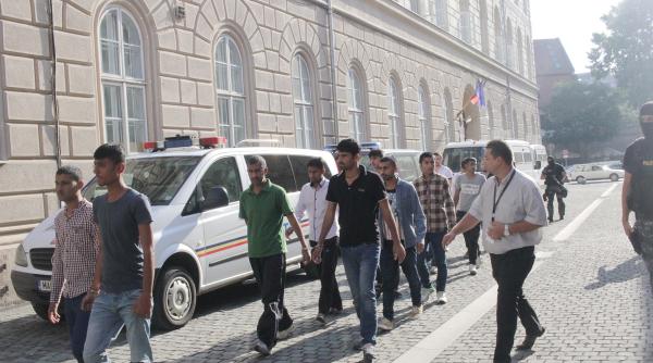 frontiera ca o branza aproape 20 de migranti pakistanezi s au plimbat lejer peste granitele romaniei