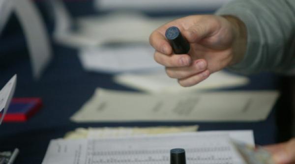 alegerile parlamentare vor avea loc pe 11 decembrie