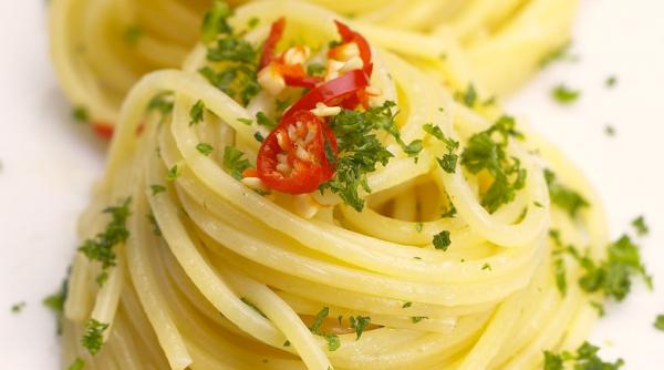 spaghetti aglio olio e peperoncino