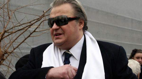 familia lui corneliu vadim tudor audiata de politisti la mijloc sunt zeci de mii de euro