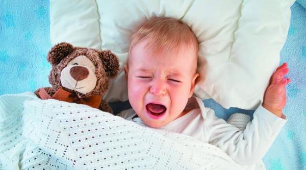 bebelusii pot fi opriti din plans foarte usor vezi cum