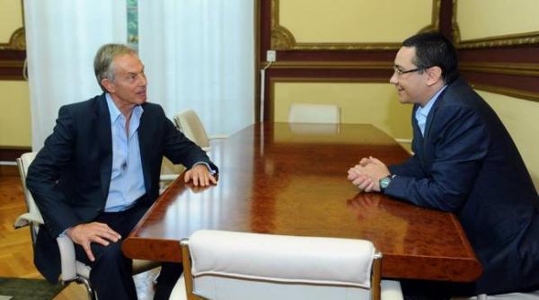 dna ponta a luat bani de la ghita sa defileze cu blair