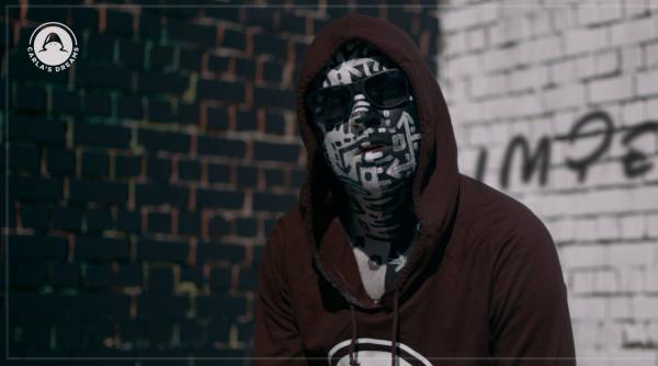 mai anunta ca nu va dezvalui identitatea membrilor formatiei carla s dreams