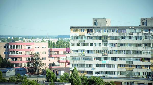 piata imobiliara inundata de oferte cumparatorii lipsesc preturile nu scad