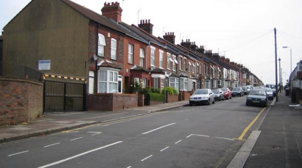 marea britanie de ce o familie de imigranti cu 8 copii refuza apartamentele oferite de stat