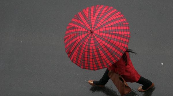 avertizare meteo cod galben nowcasting de ploi si descarcari electrice in judetul alba