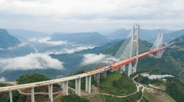 iata cel mai inalt pod din lume