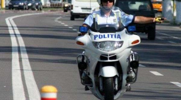 alerta un motociclist spp a cazut in fata masinii oficiale a lui francois hollande