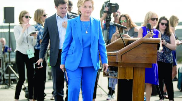 clinton pusa la pamant de pneumonie