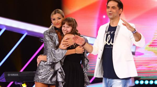 momente emotionante la next star un copil care sufera de autism urca in premiera pe scena show ului