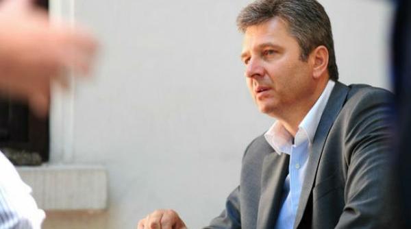 primarul pandele a fost la inaltime la inceperea noului an scolar poza care i a revoltat pe useri