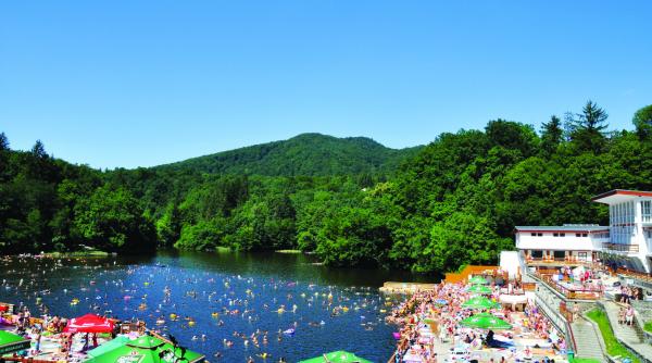 unic in romania lacul cu trei recorduri mondiale