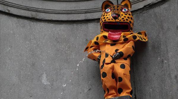 de ce celebrul manneken pis din bruxelles a fost imbracat joi in costum traditional mexican