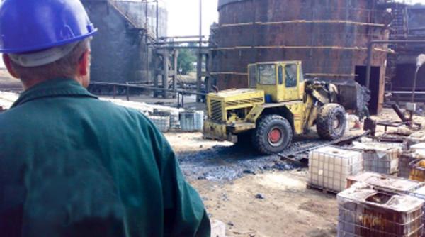 buzau poluare cu reziduuri petroliere la fosta rafinarie venus oilreg din ramnicu sarat