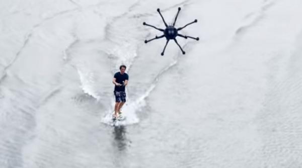 impatimitii surfingului pot folosi dronele in locul barcilor cu motor
