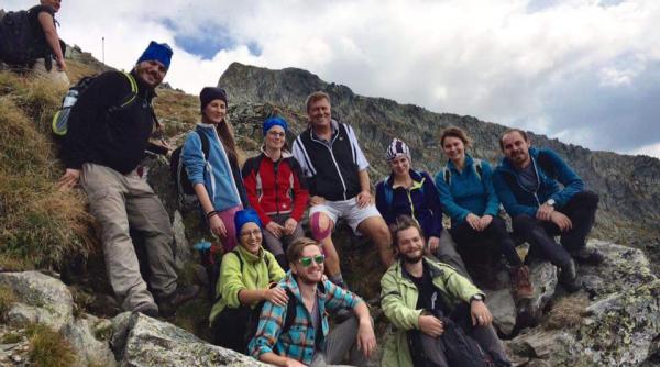 iohannis a urcat muntele in bermude liberalii au chefuit