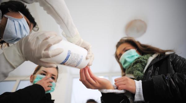 panica la o scoala din resita dupa ce un elev a fost diagnosticat cu tbc